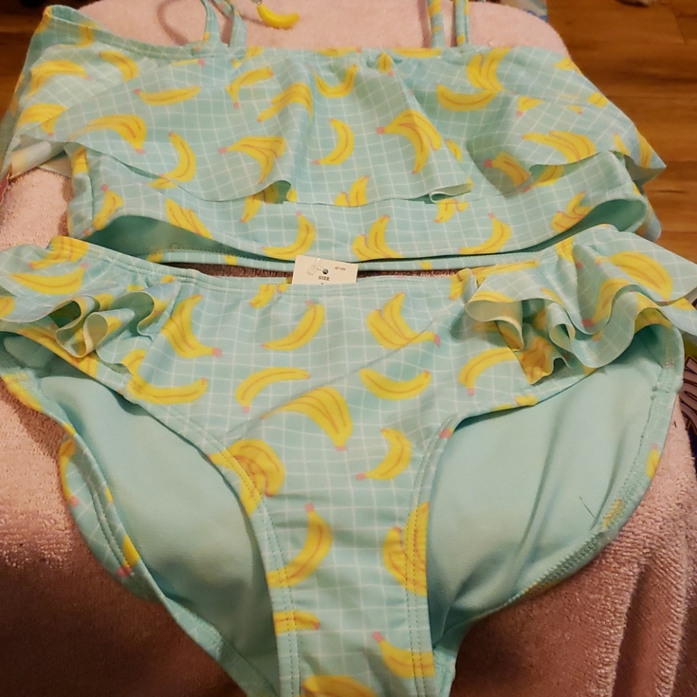 Art Class 2 piece swim suit w/ Ruffle both pieces banana design girls size large